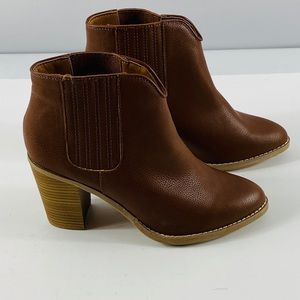 Dolcetta Jones 10 Brown Mid Heel Ankle Boots